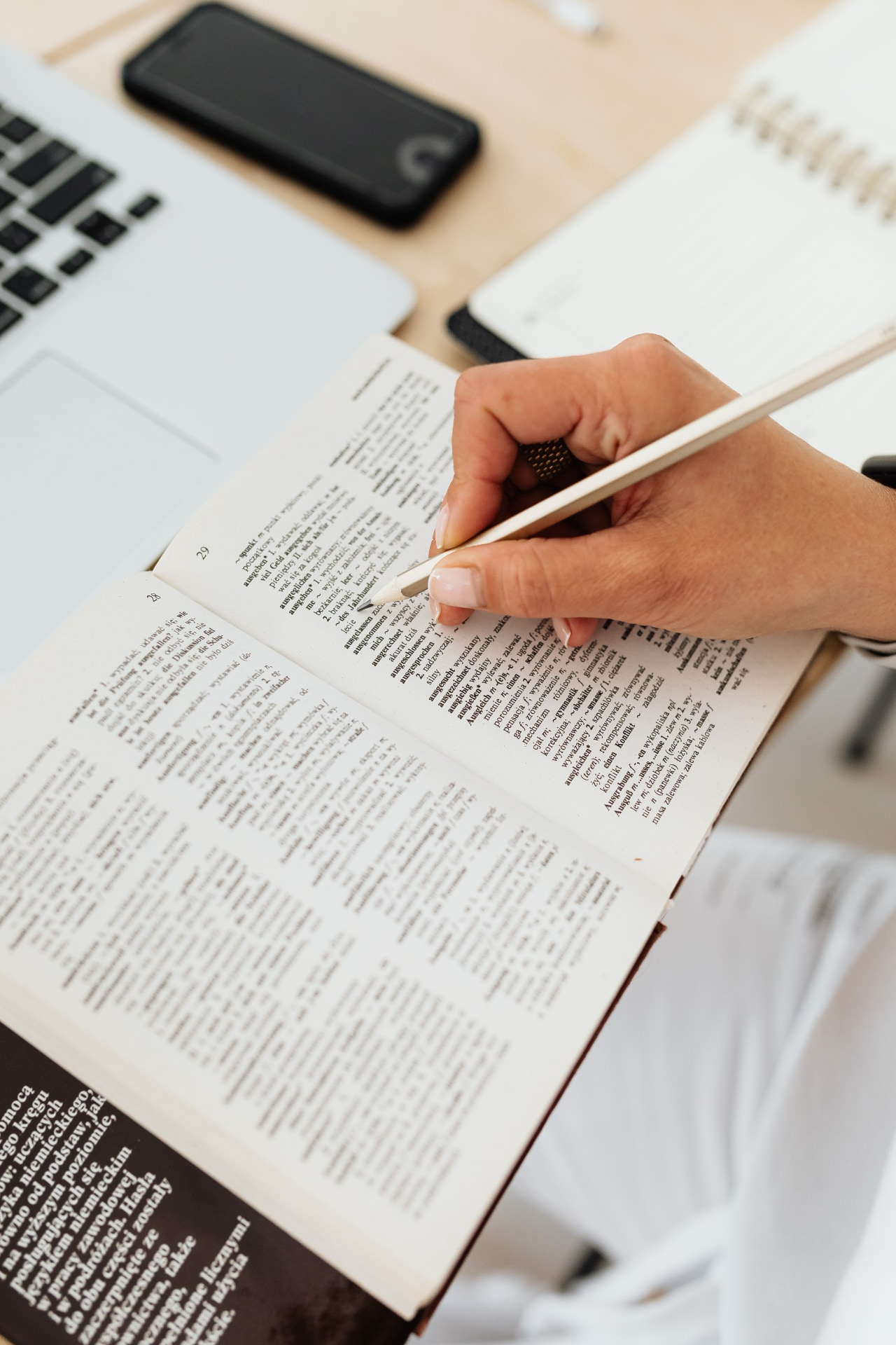 Memorias de traducción y glosarios: cómo conseguir que una empresa hable siempre el mismo idioma